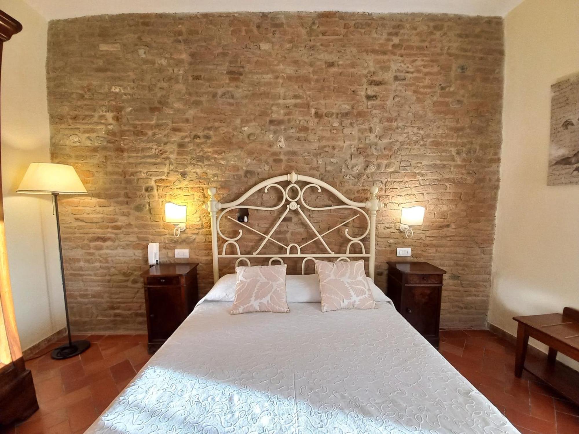Hotel Il Castello 체르탈도 외부 사진